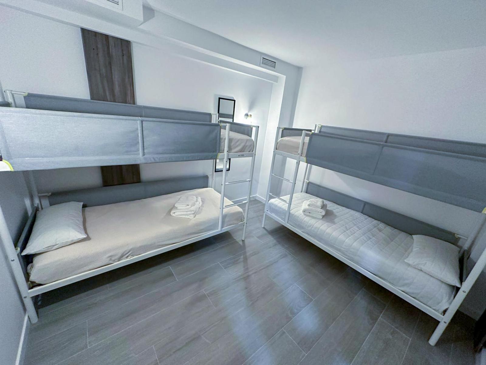 Zur Boutique Hostel Fuengirola Bagian luar foto