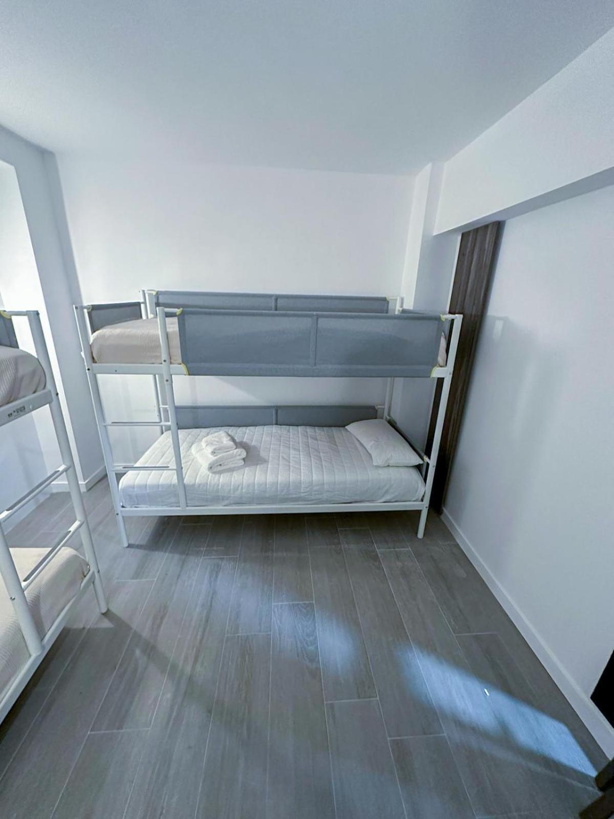 Zur Boutique Hostel Fuengirola Bagian luar foto