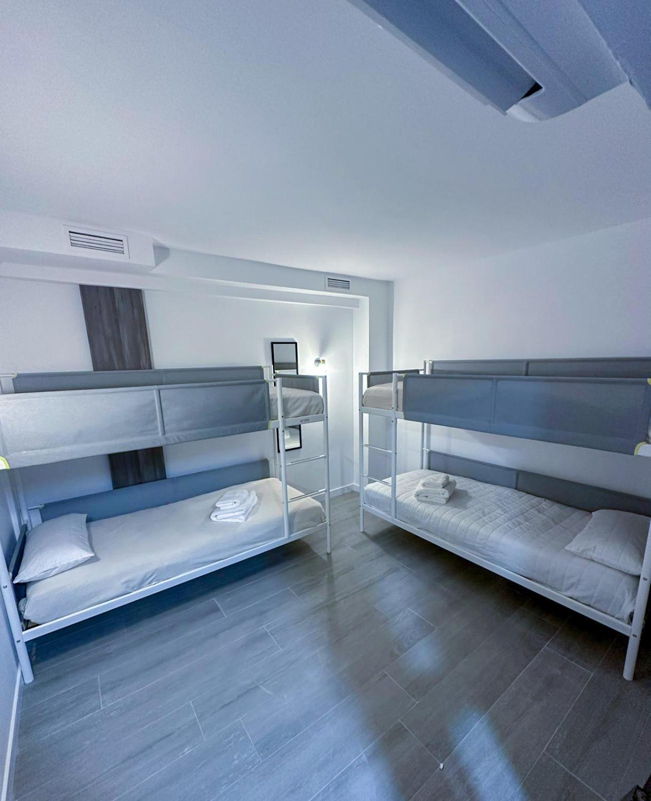 Zur Boutique Hostel Fuengirola Bagian luar foto