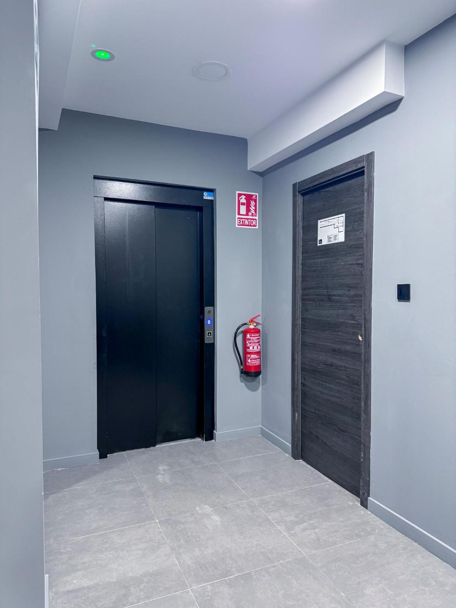 Zur Boutique Hostel Fuengirola Bagian luar foto